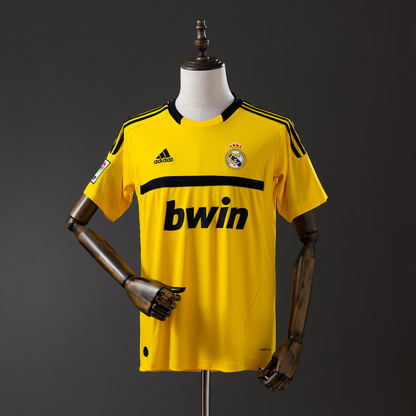 Real Madrid Jersey 2011/12 Goalkeeper Retro Football Kit