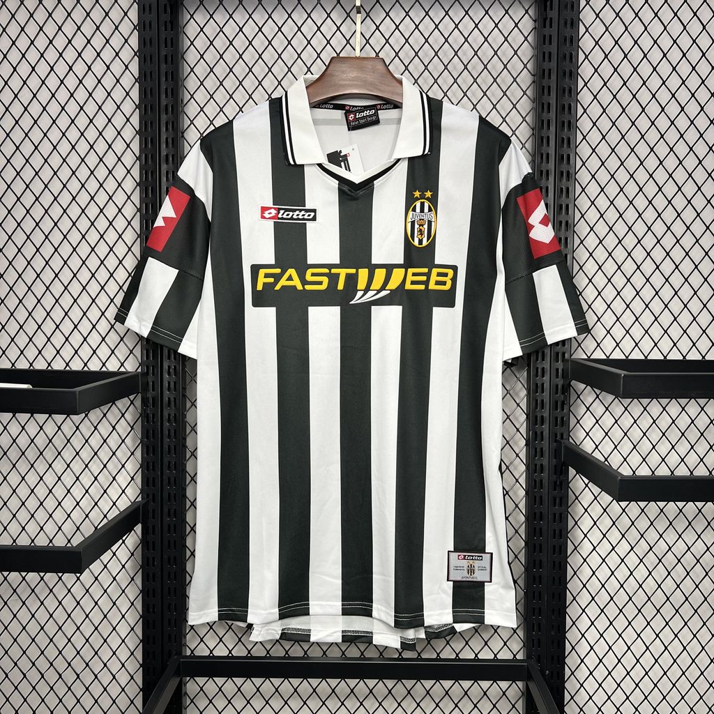 Retro JUV Home Kit 2001/02 Football Jersey